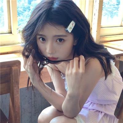 一抹丹砂映清辉